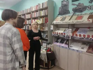 Сотрудники библиотеки провели патриотическую акцию «Вписан особою строкою Город-Герой Ленинград»